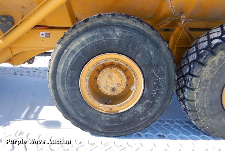 image for item MX9818 2004 John Deere 300D  haul truck