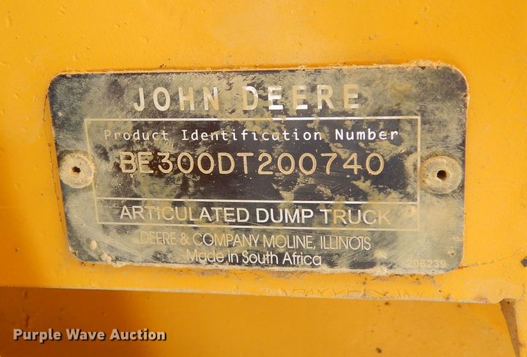 image for item MX9818 2004 John Deere 300D  haul truck