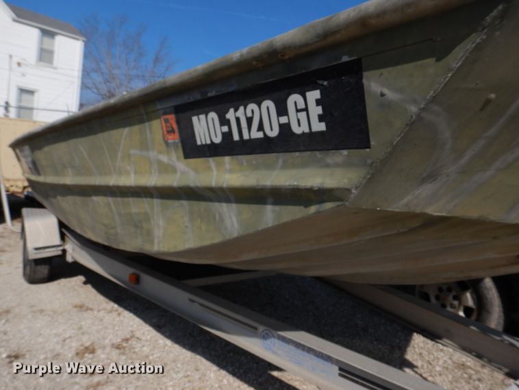 image for item DE7518 1999 SeaArk  boat