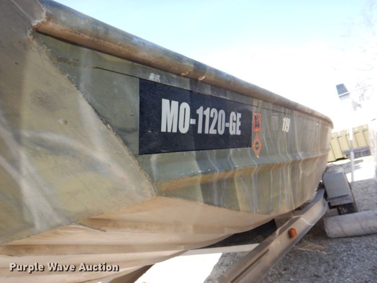 image for item DE7518 1999 SeaArk  boat