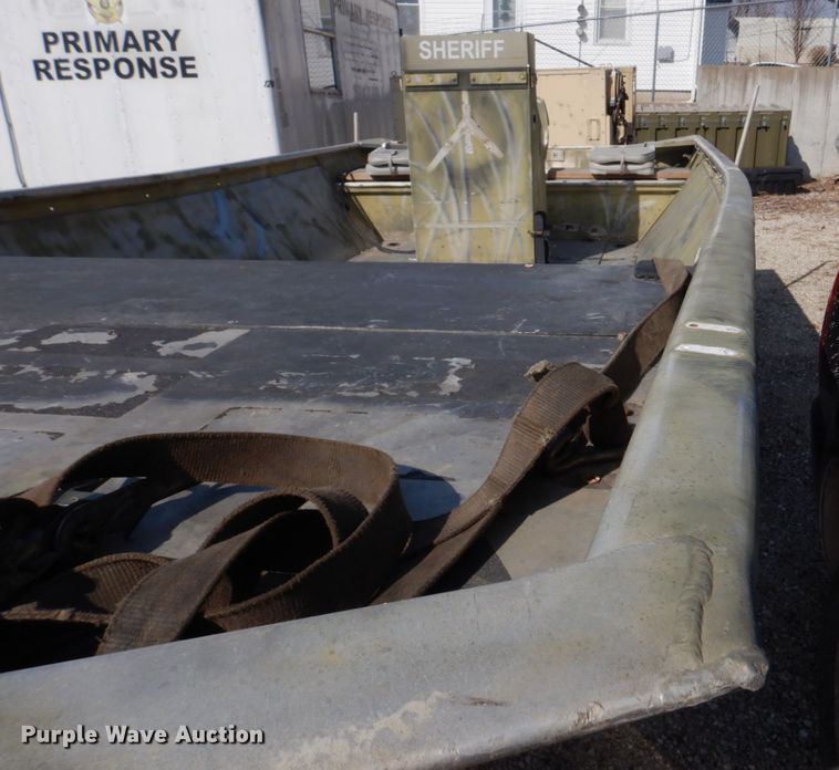 image for item DE7518 1999 SeaArk  boat