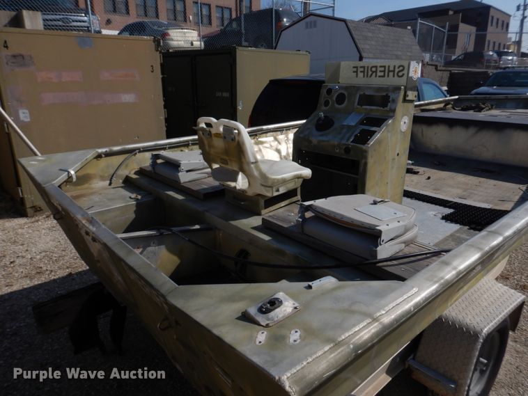 image for item DE7518 1999 SeaArk  boat