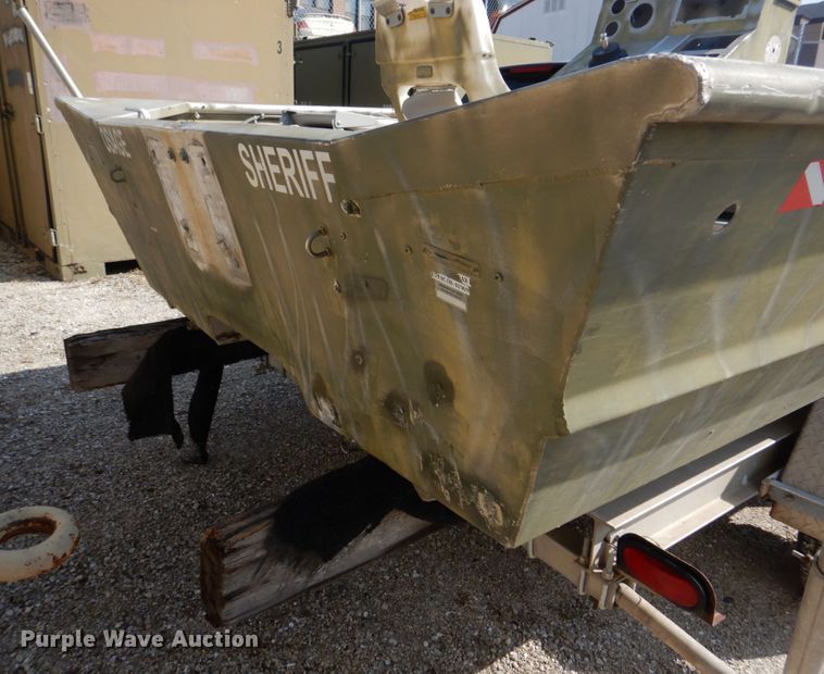 image for item DE7518 1999 SeaArk  boat