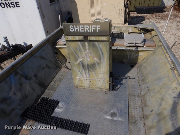 image for item DE7518 1999 SeaArk  boat