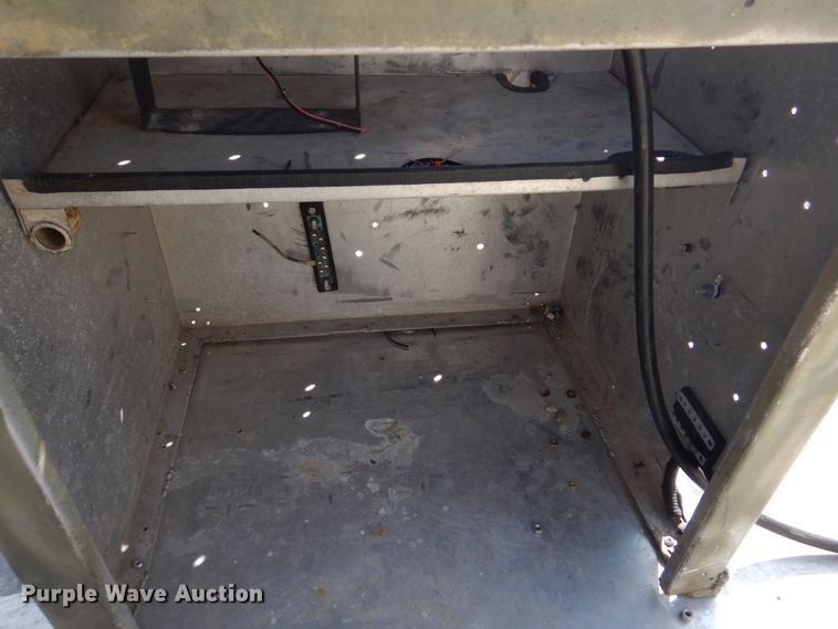 image for item DE7518 1999 SeaArk  boat