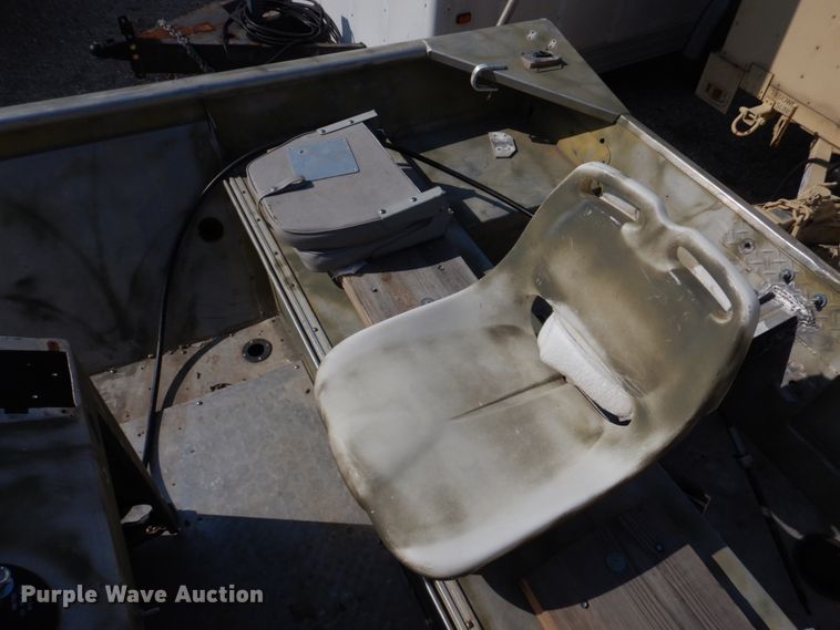 image for item DE7518 1999 SeaArk  boat