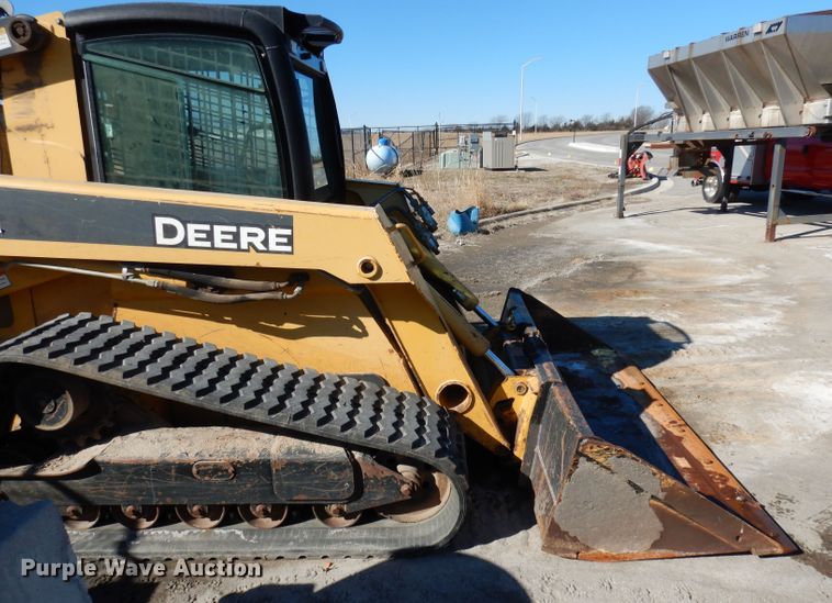 image for item DH8824 2008 John Deere CT332  tracked skid steer loader