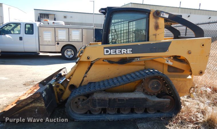 image for item DH8824 2008 John Deere CT332  tracked skid steer loader