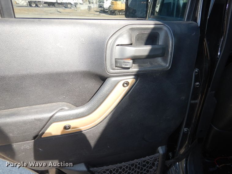 image for item DH8910 2014 Jeep Wrangler  SUV