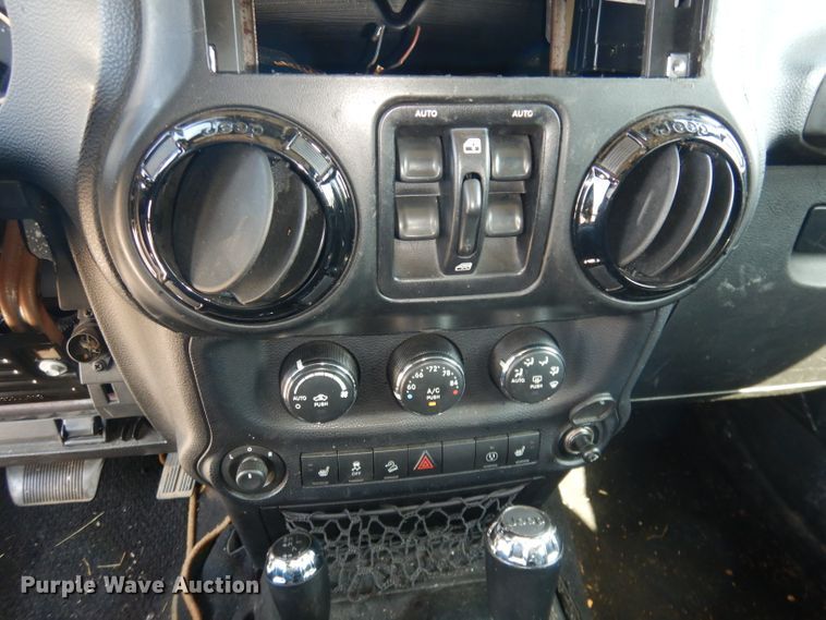 image for item DH8910 2014 Jeep Wrangler  SUV