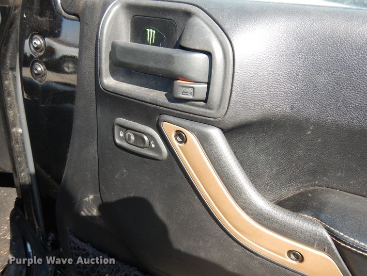 image for item DH8910 2014 Jeep Wrangler  SUV