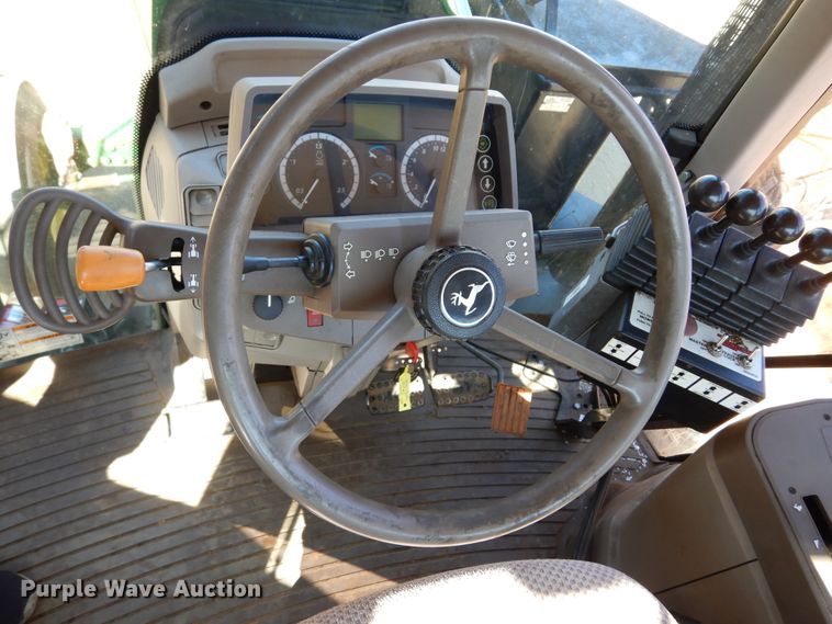 image for item DI8678 2013 John Deere 6105M  tractor