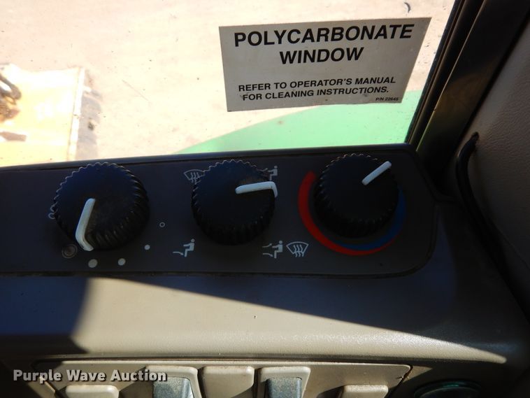 image for item DI8678 2013 John Deere 6105M  tractor