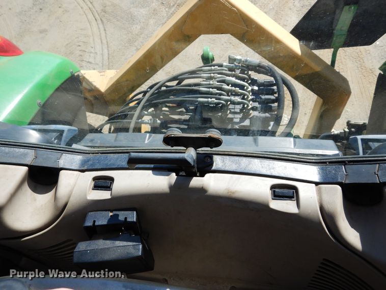 image for item DI8678 2013 John Deere 6105M  tractor