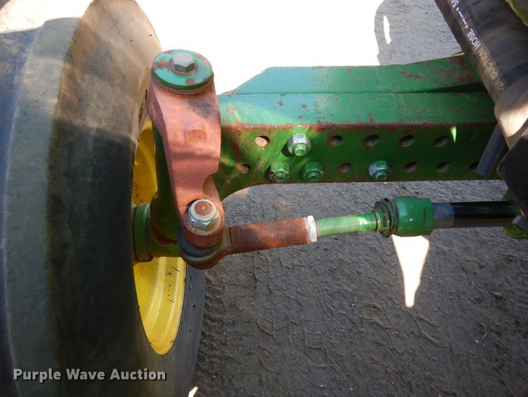 image for item DI8678 2013 John Deere 6105M  tractor