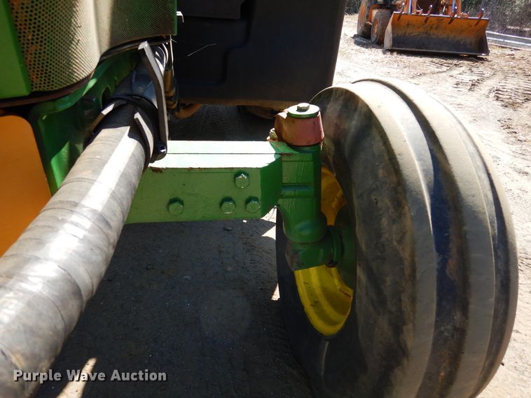 image for item DI8678 2013 John Deere 6105M  tractor