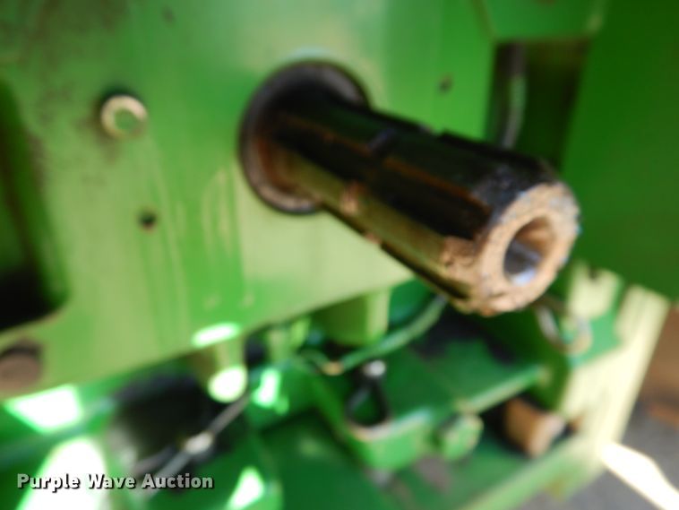 image for item DI8678 2013 John Deere 6105M  tractor