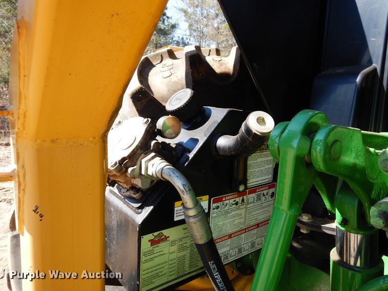 image for item DI8678 2013 John Deere 6105M  tractor