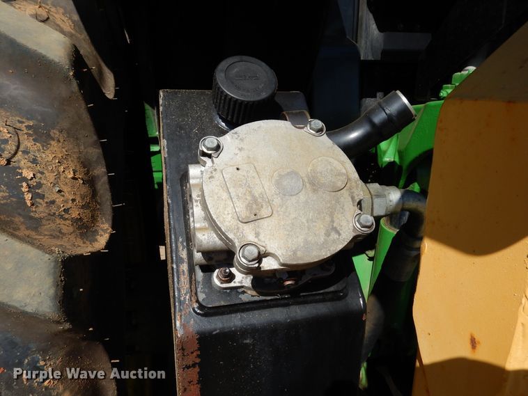 image for item DI8678 2013 John Deere 6105M  tractor