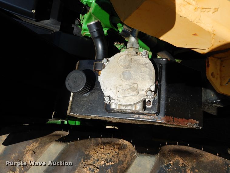 image for item DI8678 2013 John Deere 6105M  tractor