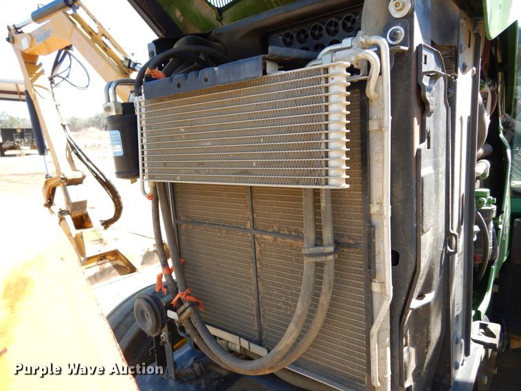 image for item DI8678 2013 John Deere 6105M  tractor