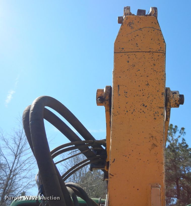 image for item DI8678 2013 John Deere 6105M  tractor