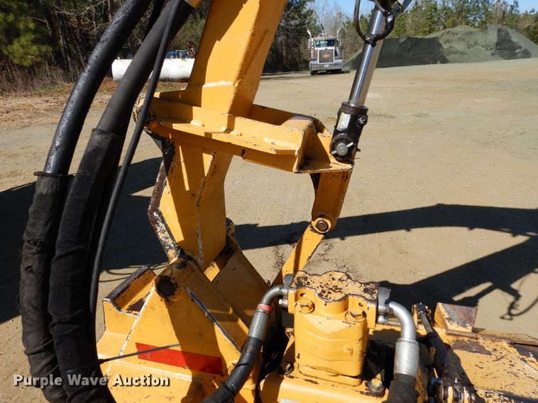 image for item DI8678 2013 John Deere 6105M  tractor