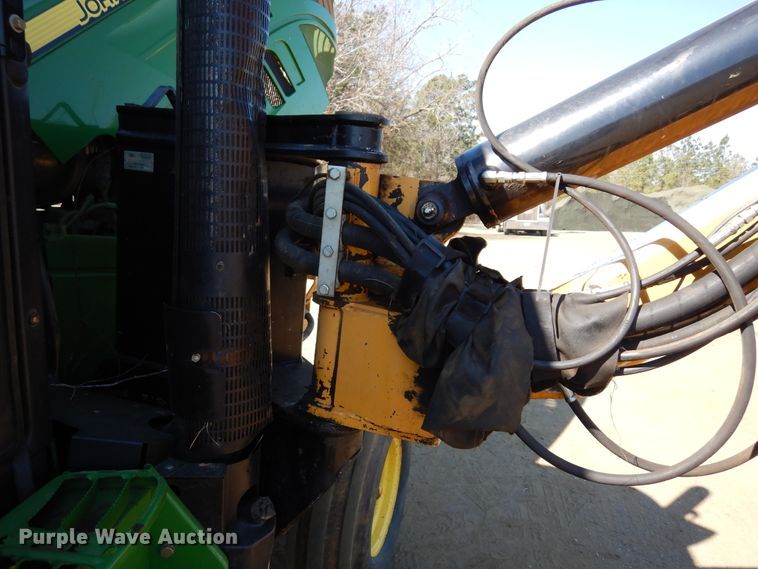 image for item DI8678 2013 John Deere 6105M  tractor