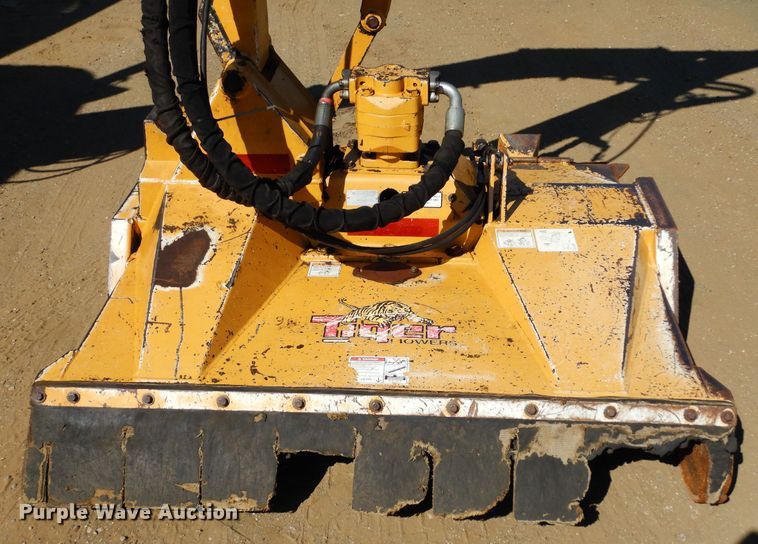 image for item DI8678 2013 John Deere 6105M  tractor