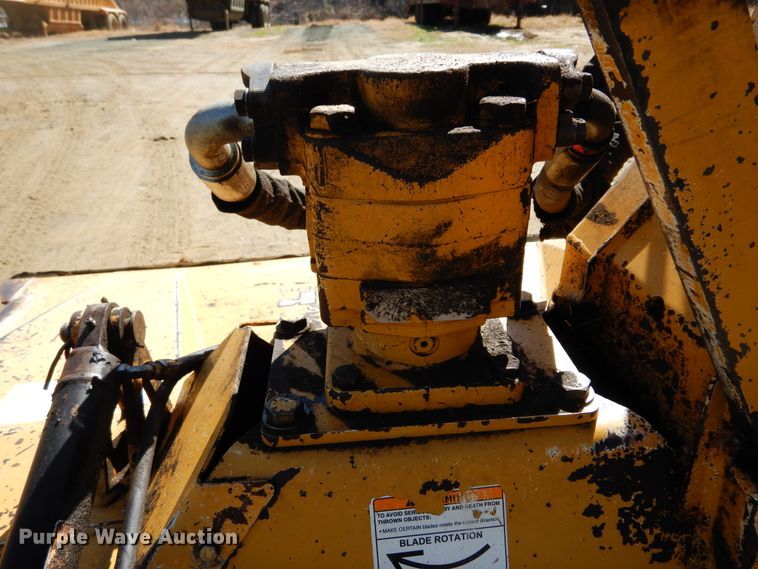 image for item DI8678 2013 John Deere 6105M  tractor