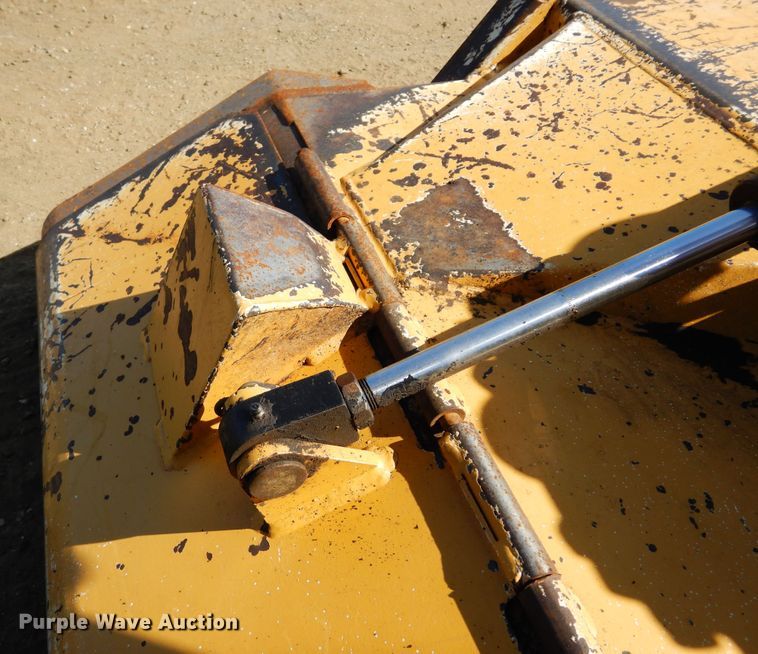 image for item DI8678 2013 John Deere 6105M  tractor