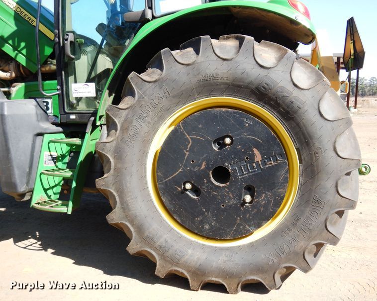 image for item DI8678 2013 John Deere 6105M  tractor