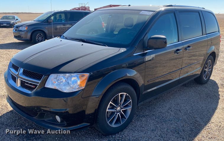 image for item DJ7585 2017 Dodge Grand Caravan  van