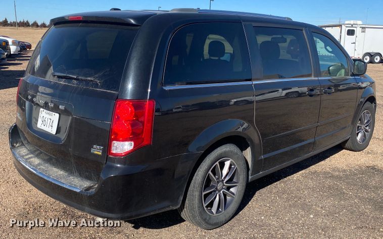 image for item DJ7585 2017 Dodge Grand Caravan  van