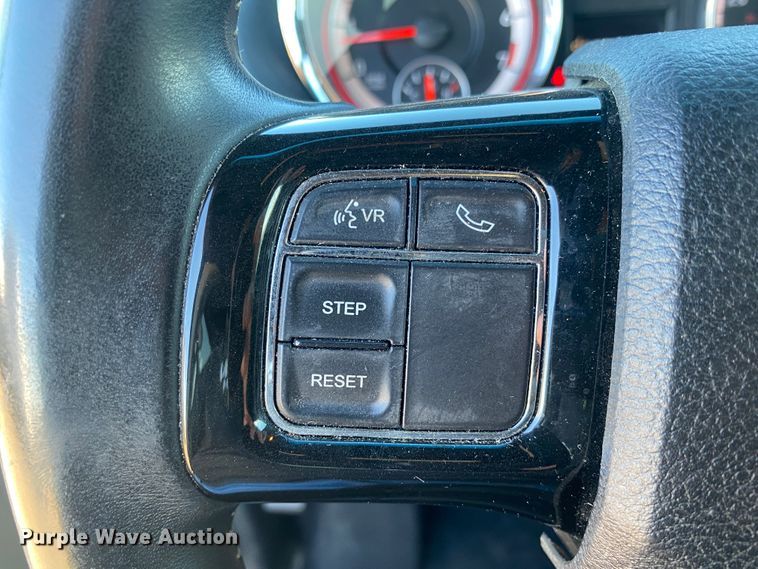 image for item DJ7585 2017 Dodge Grand Caravan  van