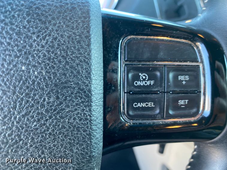 image for item DJ7585 2017 Dodge Grand Caravan  van