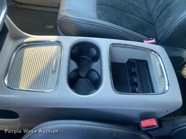 image for item DJ7585 2017 Dodge Grand Caravan  van