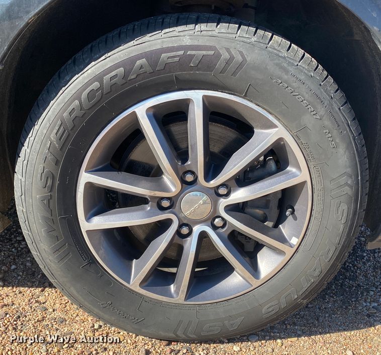 image for item DJ7585 2017 Dodge Grand Caravan  van