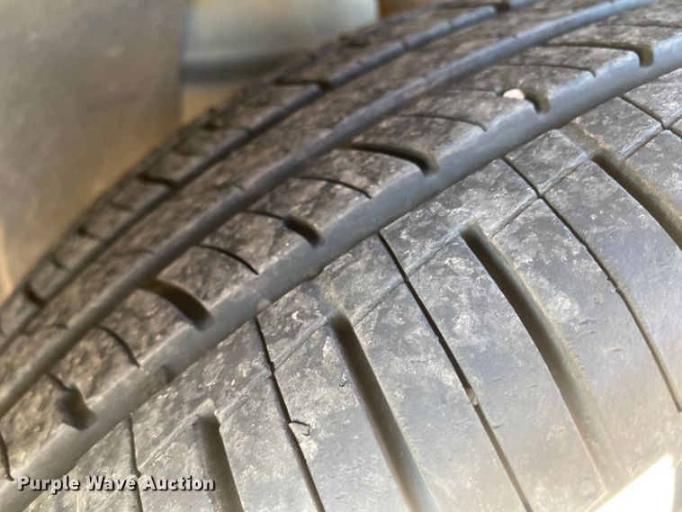 image for item DJ7585 2017 Dodge Grand Caravan  van