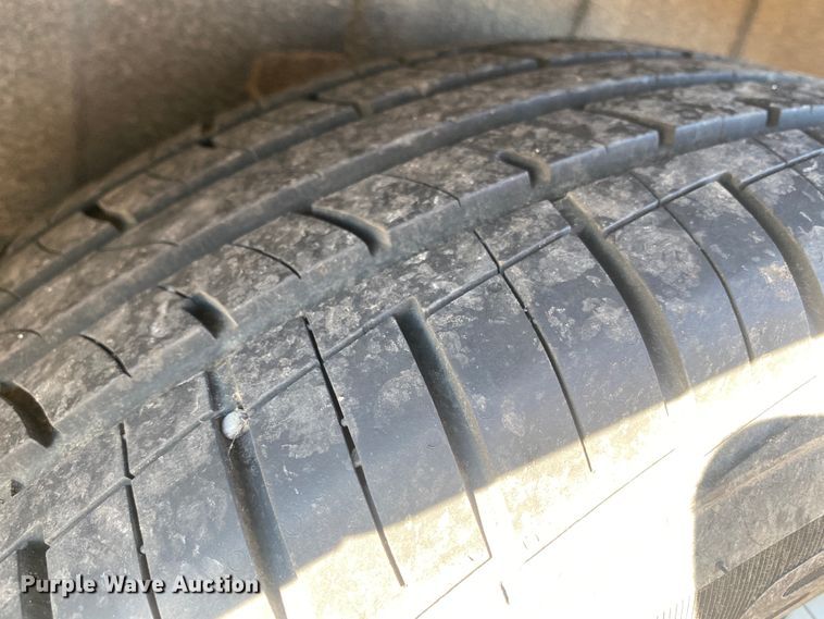 image for item DJ7585 2017 Dodge Grand Caravan  van