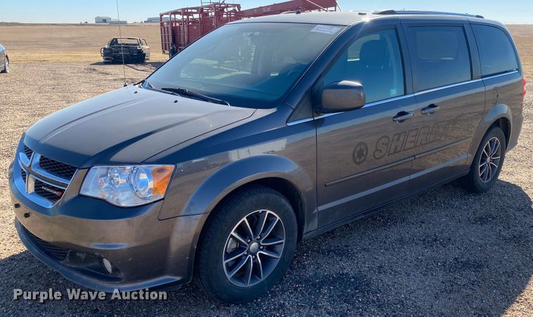 image for item DJ7586 2017 Dodge Grand Caravan  van