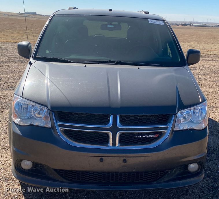 image for item DJ7586 2017 Dodge Grand Caravan  van