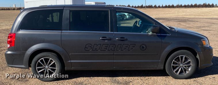 image for item DJ7586 2017 Dodge Grand Caravan  van