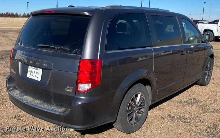 image for item DJ7586 2017 Dodge Grand Caravan  van