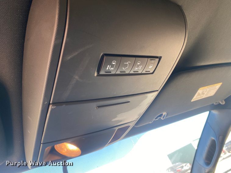 image for item DJ7586 2017 Dodge Grand Caravan  van