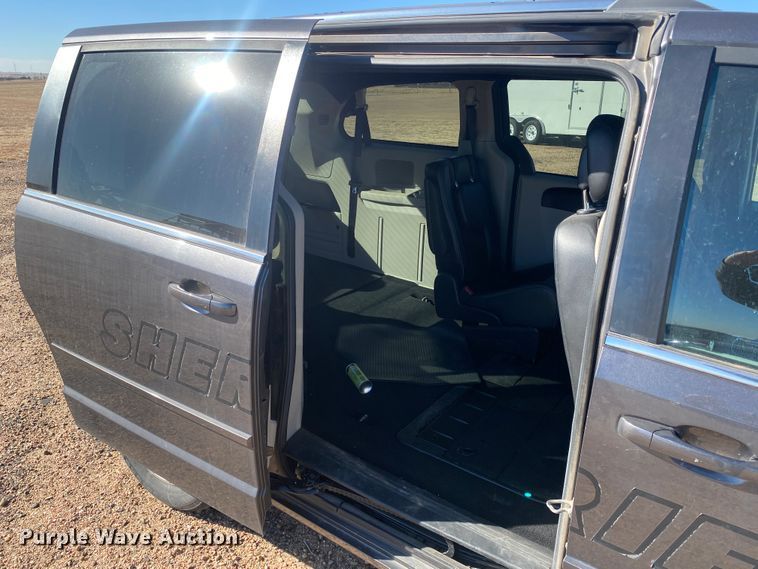 image for item DJ7586 2017 Dodge Grand Caravan  van