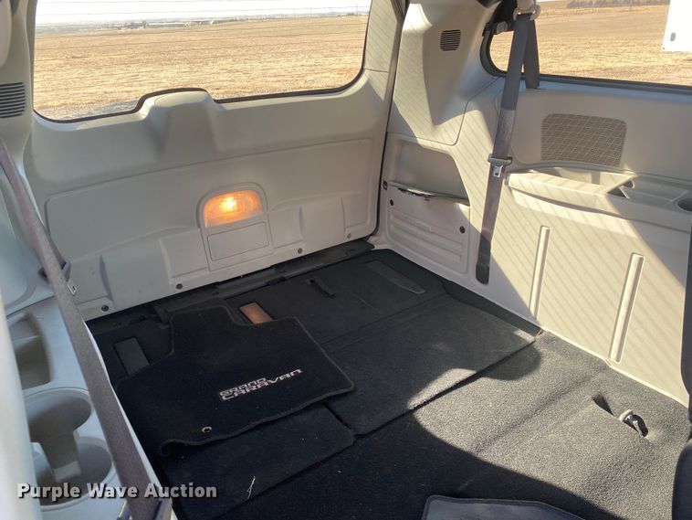 image for item DJ7586 2017 Dodge Grand Caravan  van