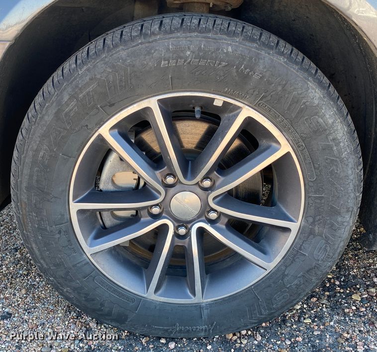 image for item DJ7586 2017 Dodge Grand Caravan  van