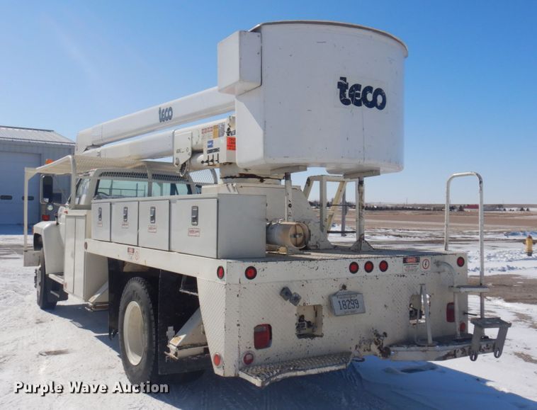 image for item DM5376 1994 Ford F700  bucket truck