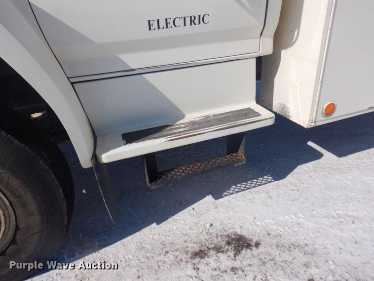image for item DM5376 1994 Ford F700  bucket truck